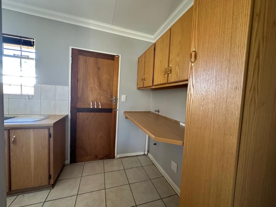 To Let 3 Bedroom Property for Rent in Groenvlei Sh Free State